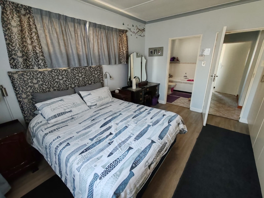 3 Bedroom Property for Sale in De Kelders Western Cape